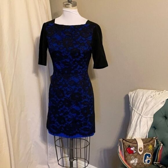 Tibi Royal Blue and Black Lace Short Sleeve Shift Dress 4 - Picture 3 of 12